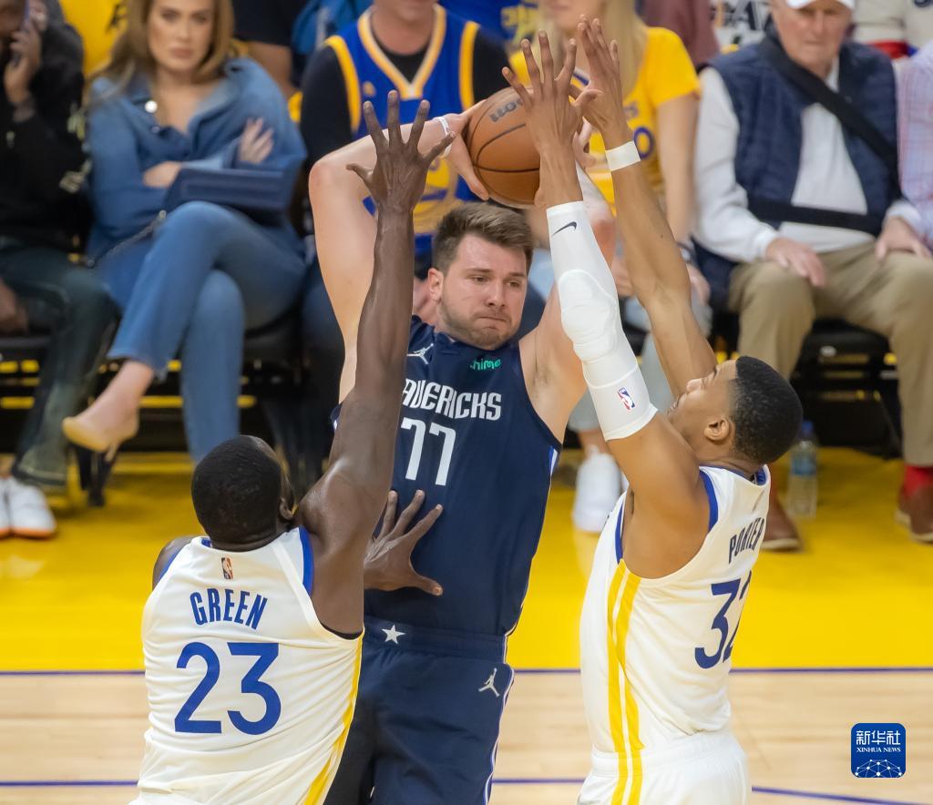 的比赛中崭 的比赛中崭